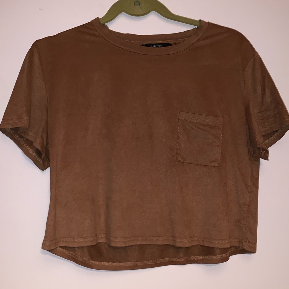 suede cropped pocket tee